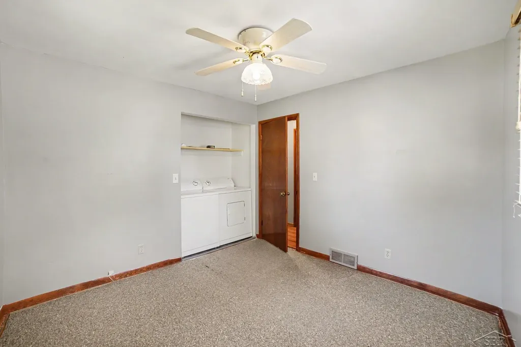 2792 E Miller Road Midland Charter Township MI 48640
