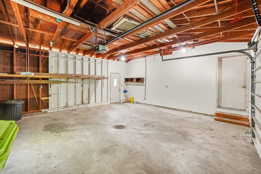 2792 E Miller Road Midland Charter Township MI 48640