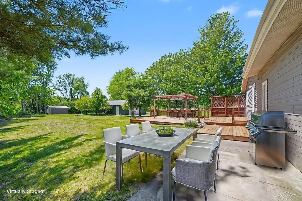 2792 E Miller Road Midland Charter Township MI 48640