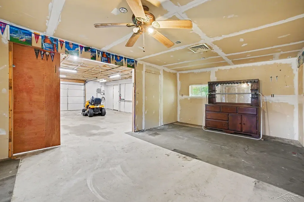 2792 E Miller Road Midland Charter Township MI 48640