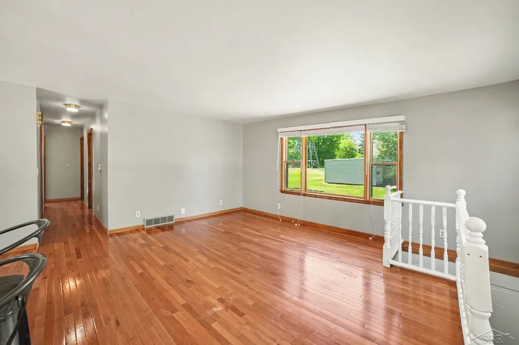 2792 E Miller Road Midland Charter Township MI 48640