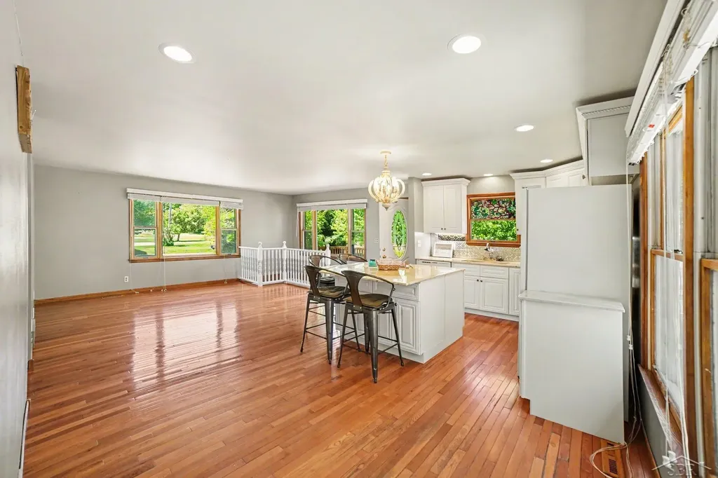 2792 E Miller Road Midland Charter Township MI 48640