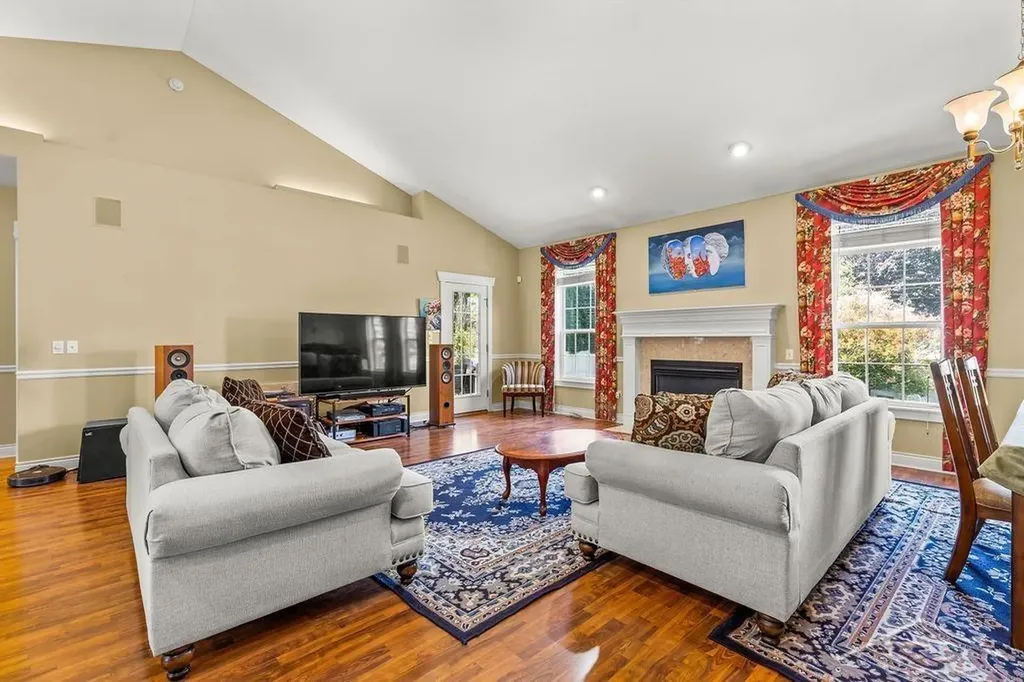 2961 Laurel Park Saginaw Charter Township MI 48603