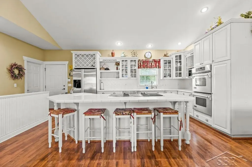 2961 Laurel Park Saginaw Charter Township MI 48603