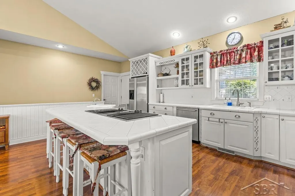 2961 Laurel Park Saginaw Charter Township MI 48603