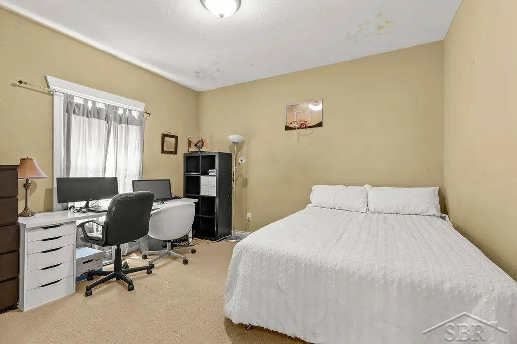 2961 Laurel Park Saginaw Charter Township MI 48603
