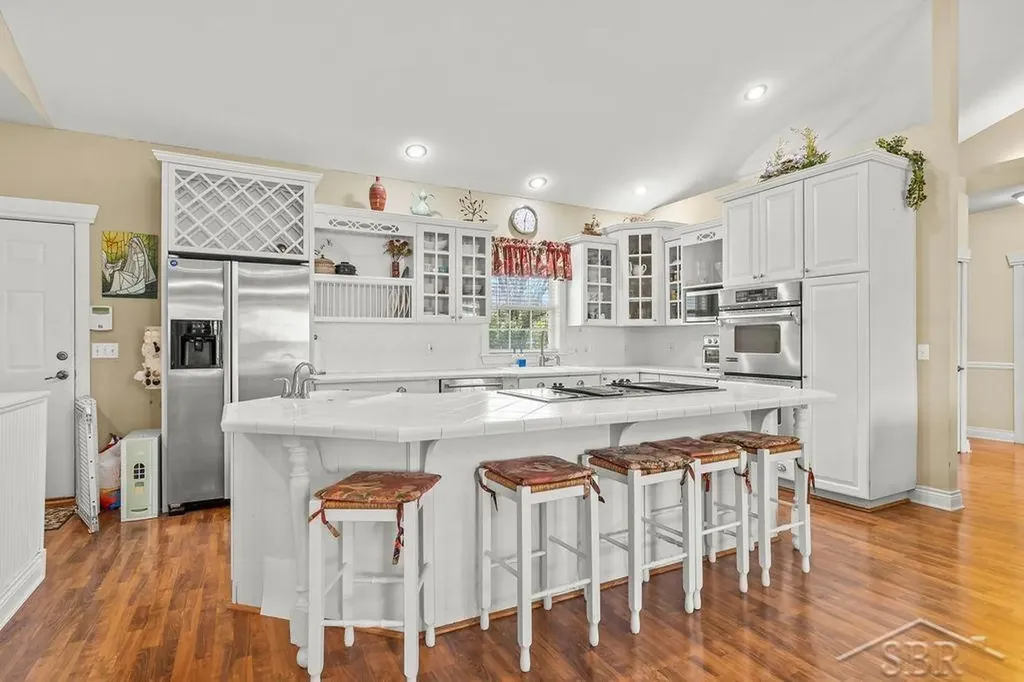 2961 Laurel Park Saginaw Charter Township MI 48603