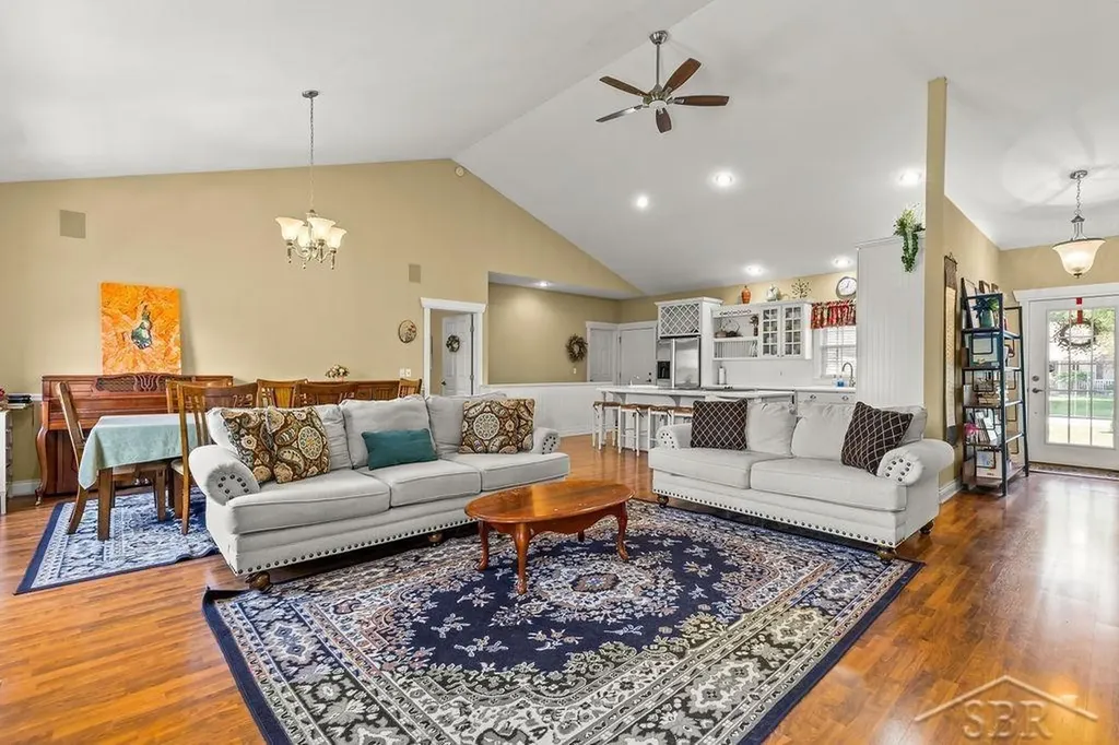 2961 Laurel Park Saginaw Charter Township MI 48603