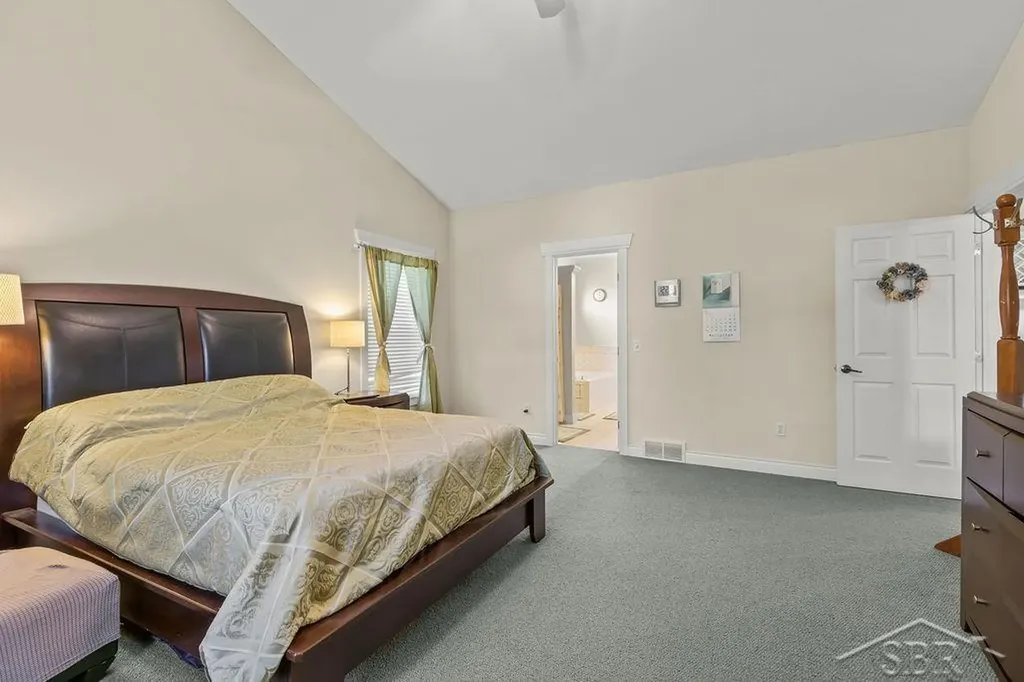 2961 Laurel Park Saginaw Charter Township MI 48603