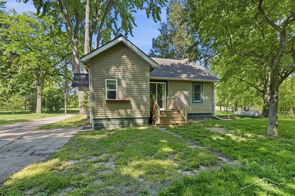 801 Atwell Street Midland City MI 48640