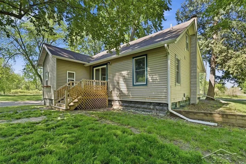 801 Atwell Street Midland City MI 48640