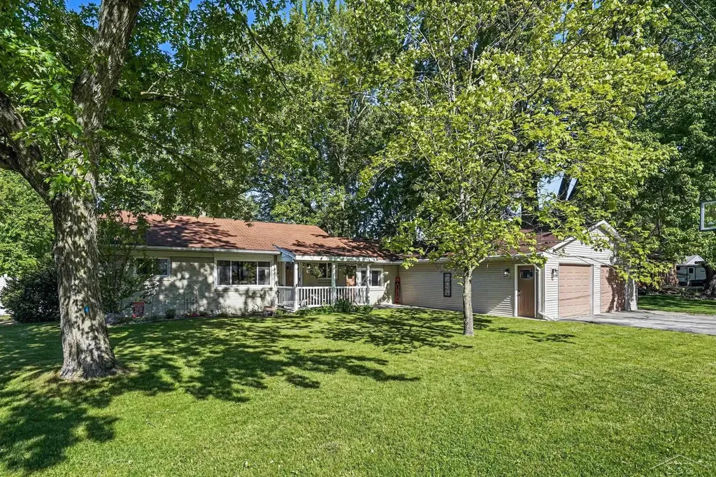 1225 Harding Road Hampton Charter Township MI 48732