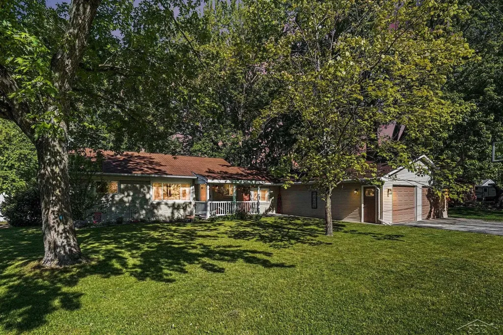 1225 Harding Road Hampton Charter Township MI 48732