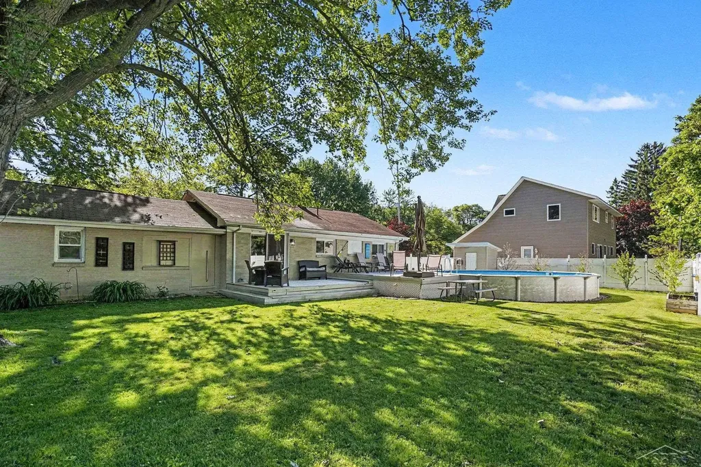 1225 Harding Road Hampton Charter Township MI 48732