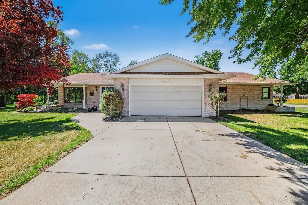 3595 Hermansau Drive Saginaw Charter Township MI 48603