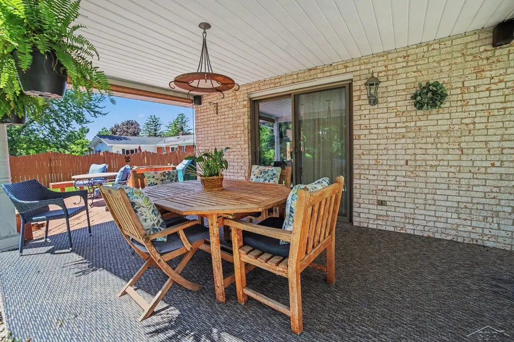 3595 Hermansau Drive Saginaw Charter Township MI 48603