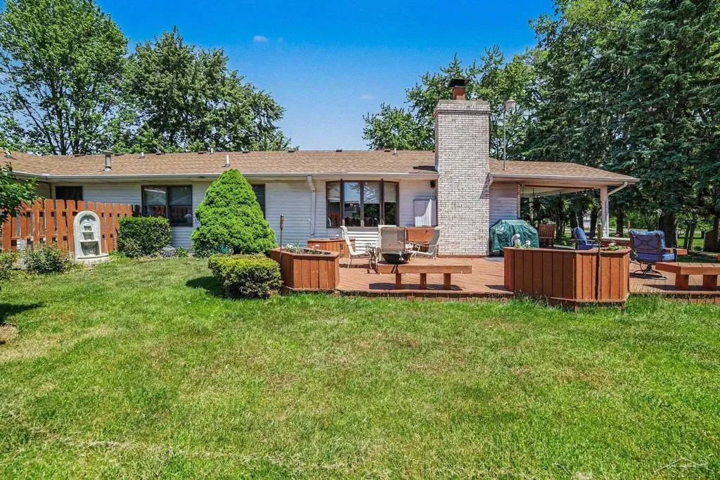 3595 Hermansau Drive Saginaw Charter Township MI 48603