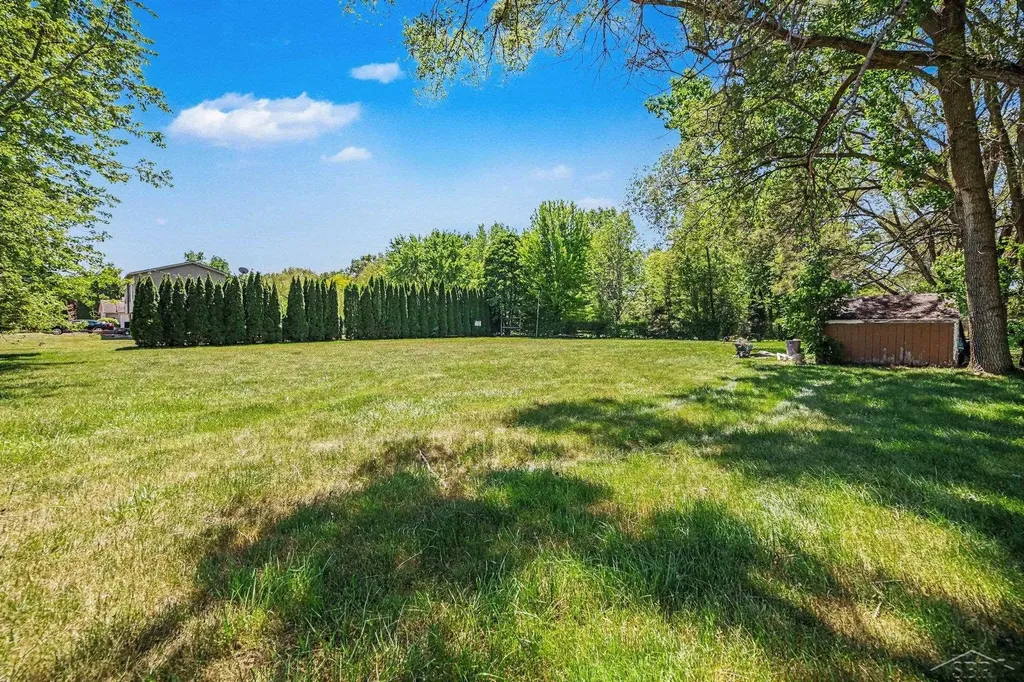 3595 Hermansau Drive Saginaw Charter Township MI 48603