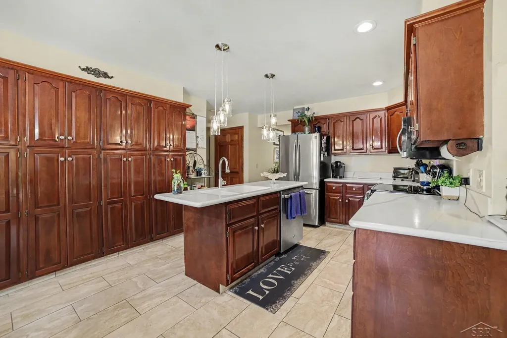 3595 Hermansau Drive Saginaw Charter Township MI 48603