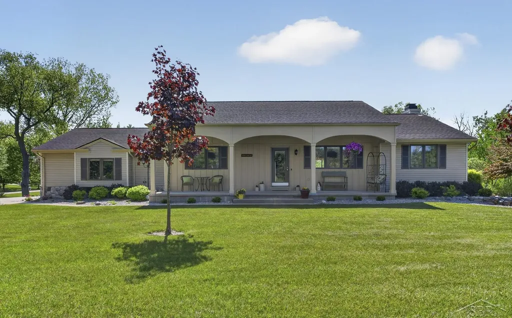 637 Riverview Court Grout Township MI 48624