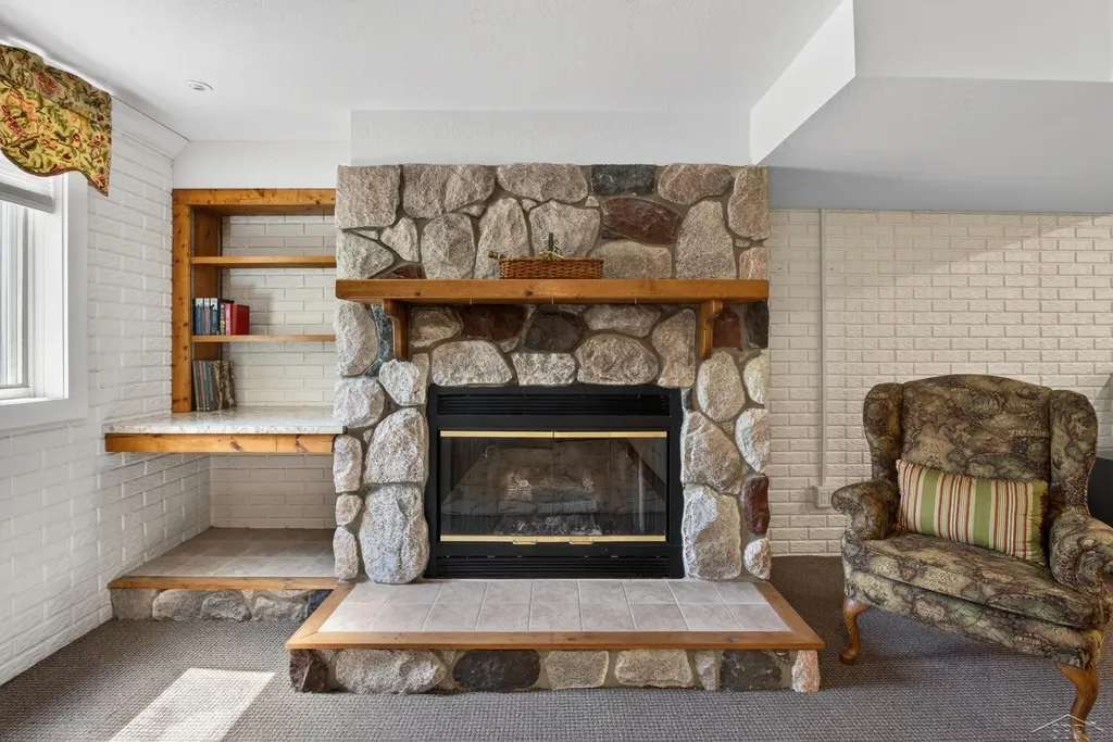 637 Riverview Court Grout Township MI 48624