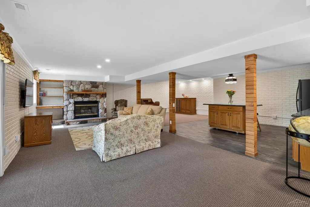637 Riverview Court Grout Township MI 48624
