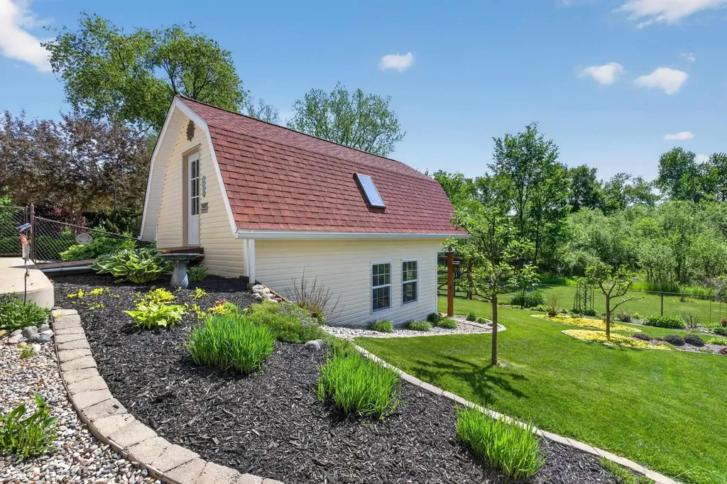 637 Riverview Court Grout Township MI 48624