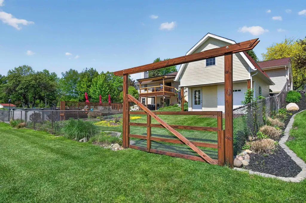 637 Riverview Court Grout Township MI 48624