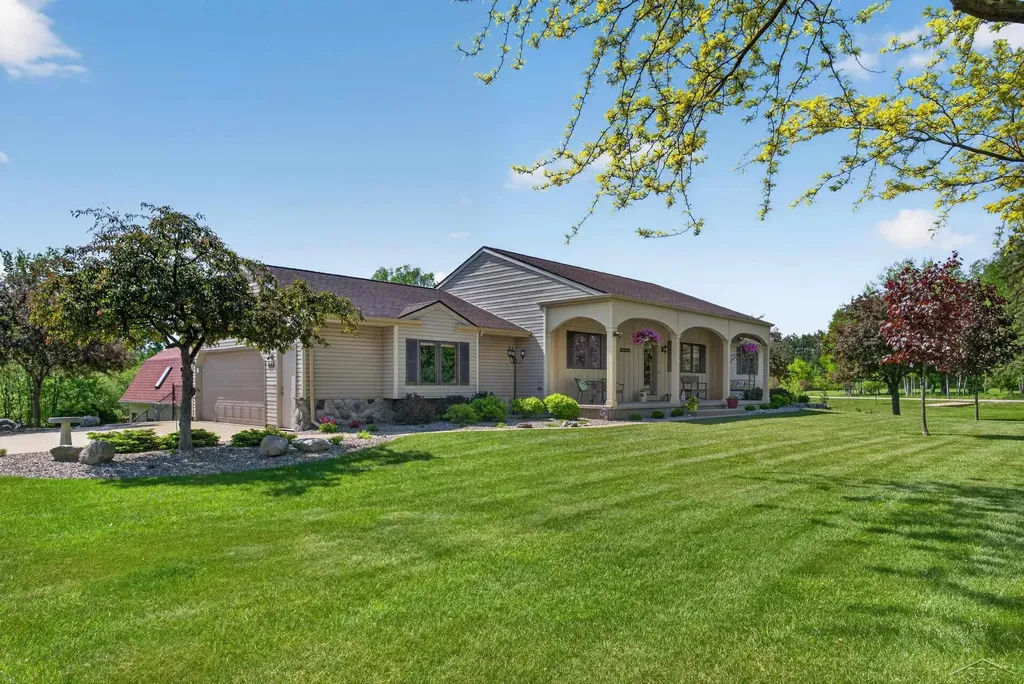 637 Riverview Court Grout Township MI 48624