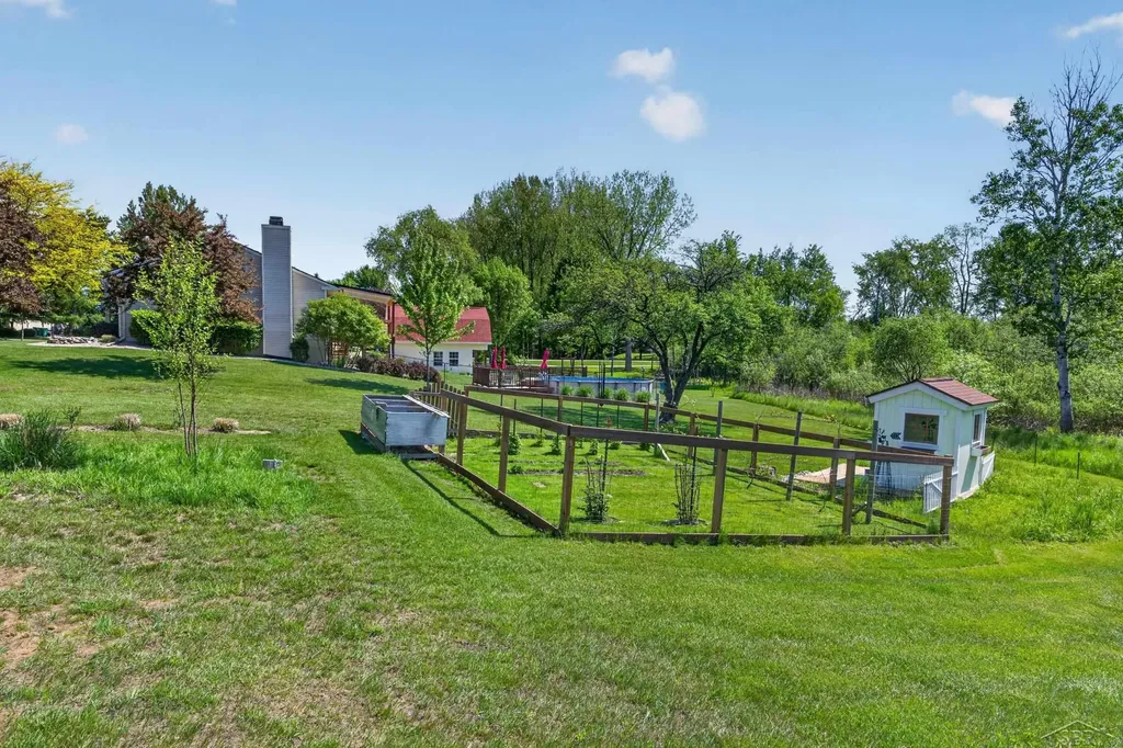 637 Riverview Court Grout Township MI 48624