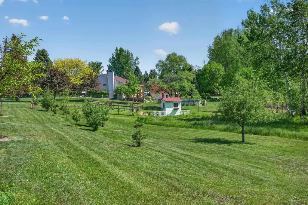 637 Riverview Court Grout Township MI 48624