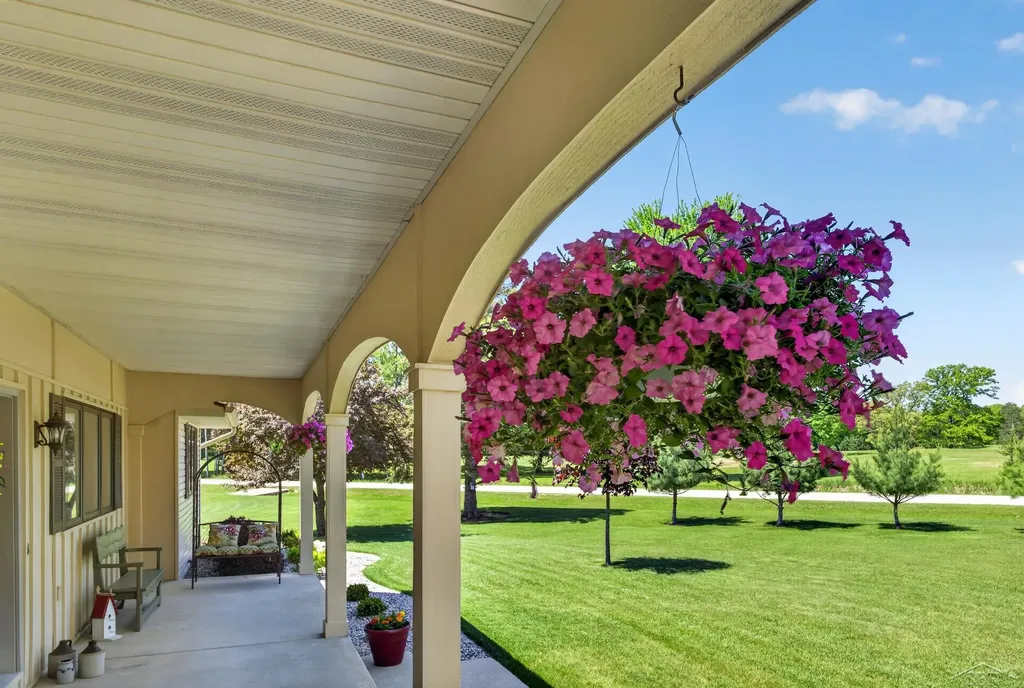 637 Riverview Court Grout Township MI 48624