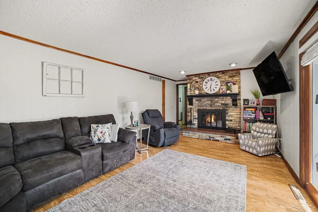660 Plymouth Road Saginaw Charter Township MI 48638