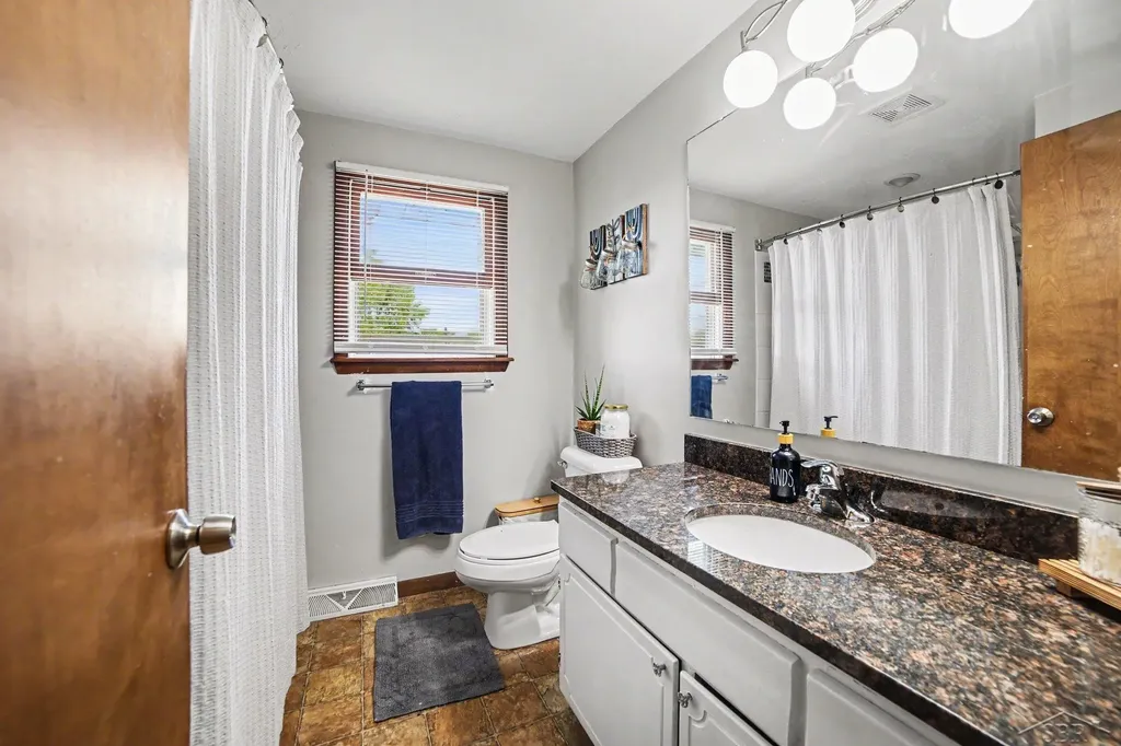 660 Plymouth Road Saginaw Charter Township MI 48638