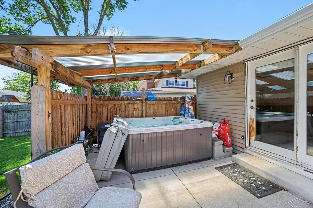 660 Plymouth Road Saginaw Charter Township MI 48638