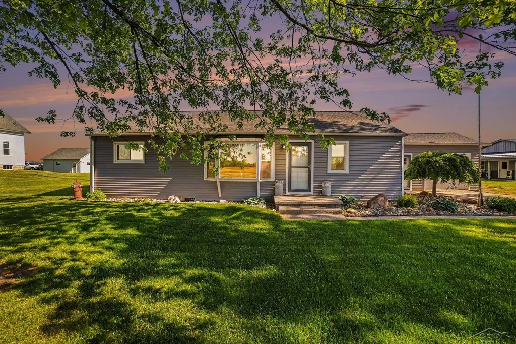 670 Hotchkiss Road Williams Charter Township MI 48611