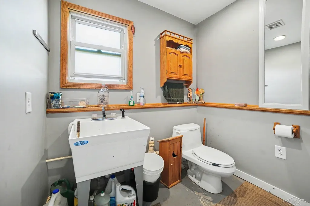 670 Hotchkiss Road Williams Charter Township MI 48611
