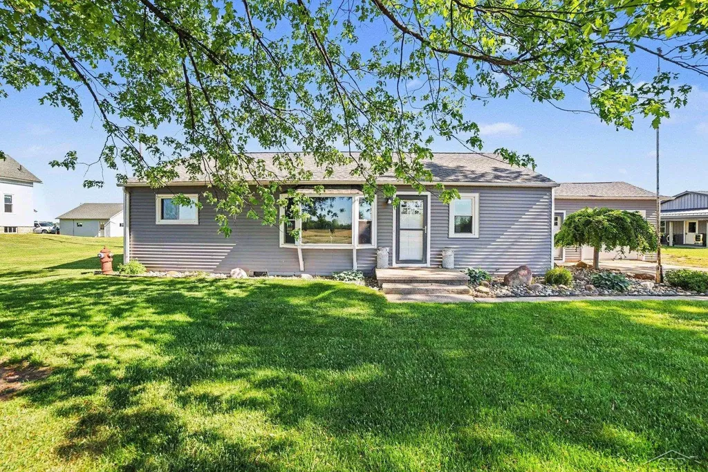 670 Hotchkiss Road Williams Charter Township MI 48611