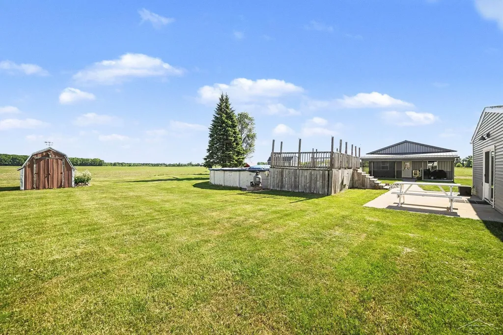 670 Hotchkiss Road Williams Charter Township MI 48611