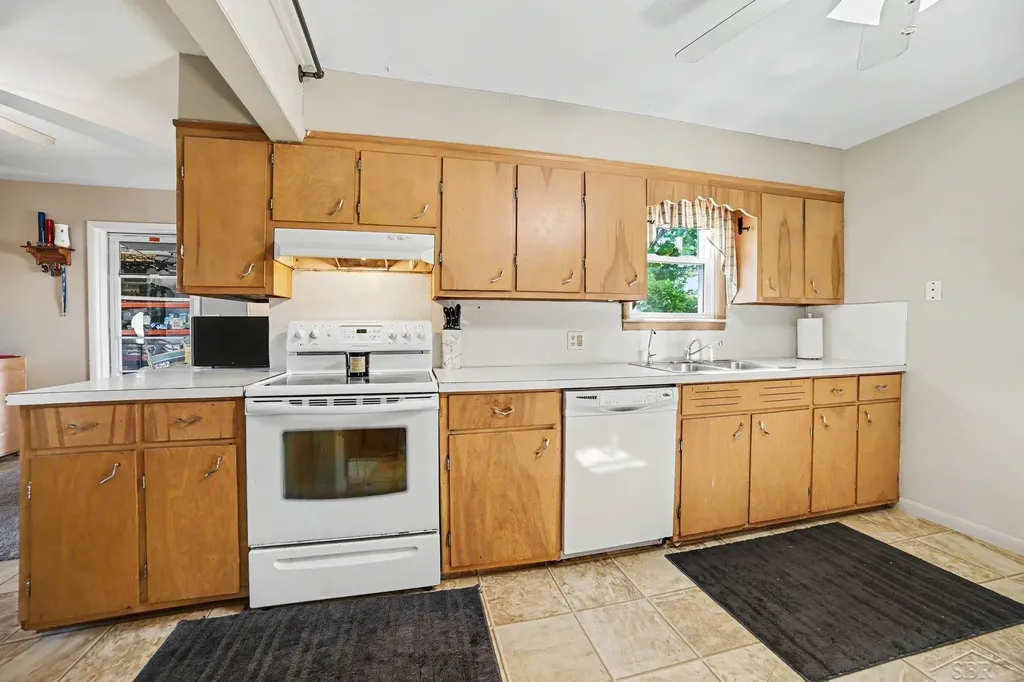 670 Hotchkiss Road Williams Charter Township MI 48611