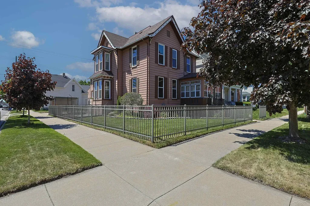 601 N Van Buren Street Bay City City MI 48708