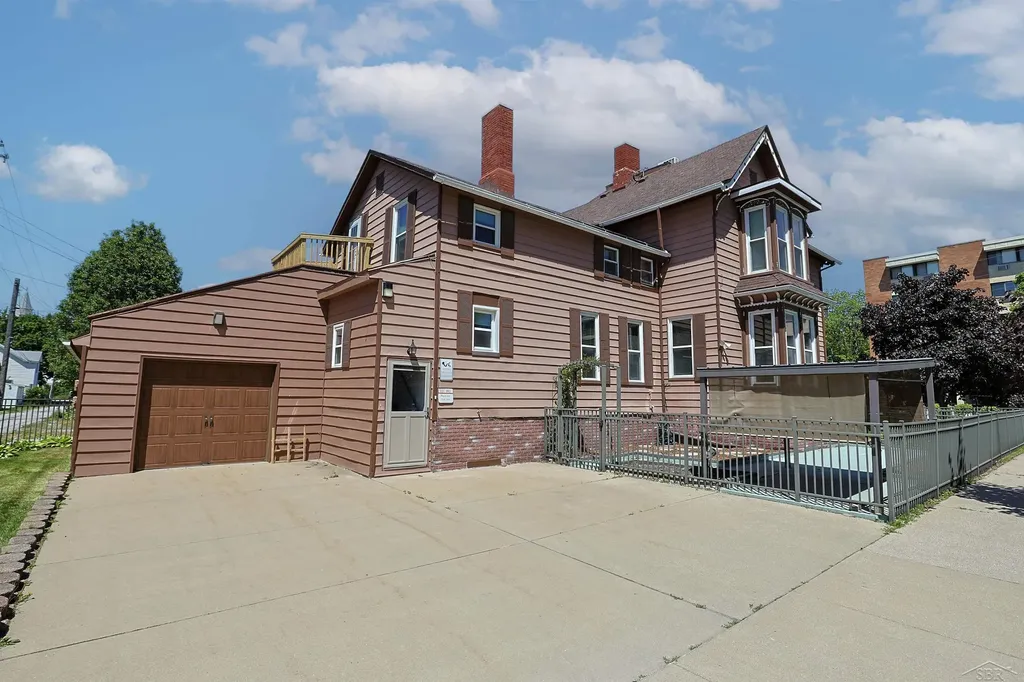 601 N Van Buren Street Bay City City MI 48708