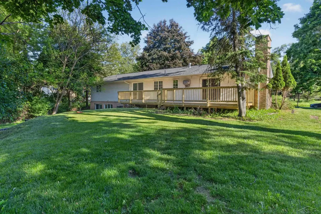 3121 E Bullock Creek Drive Midland Charter Township MI 48640