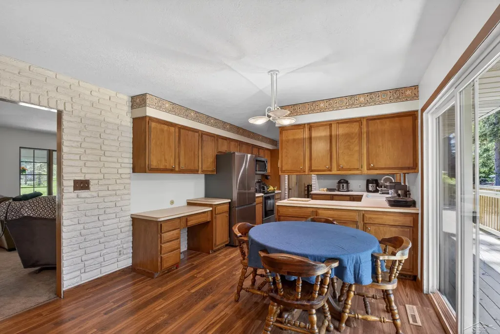3121 E Bullock Creek Drive Midland Charter Township MI 48640