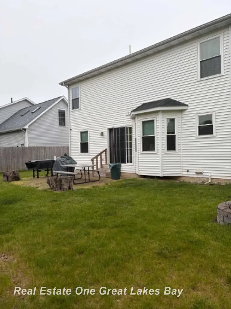 2894 Pimlico Lane Saginaw Charter Township MI 48603