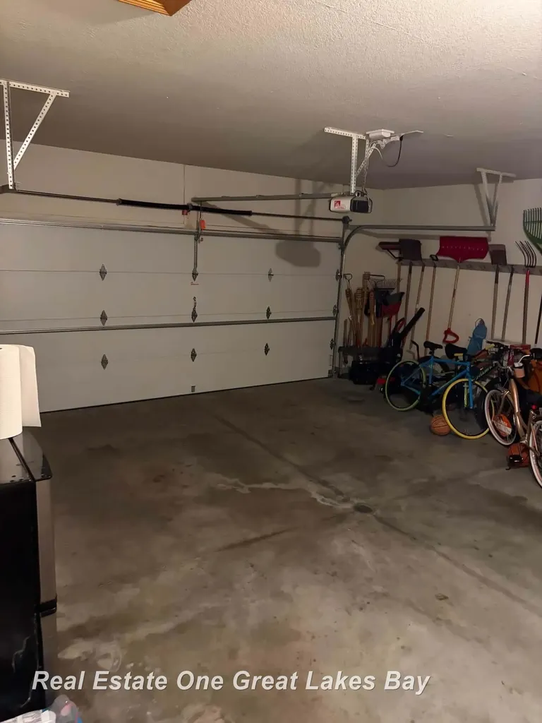 2894 Pimlico Lane Saginaw Charter Township MI 48603