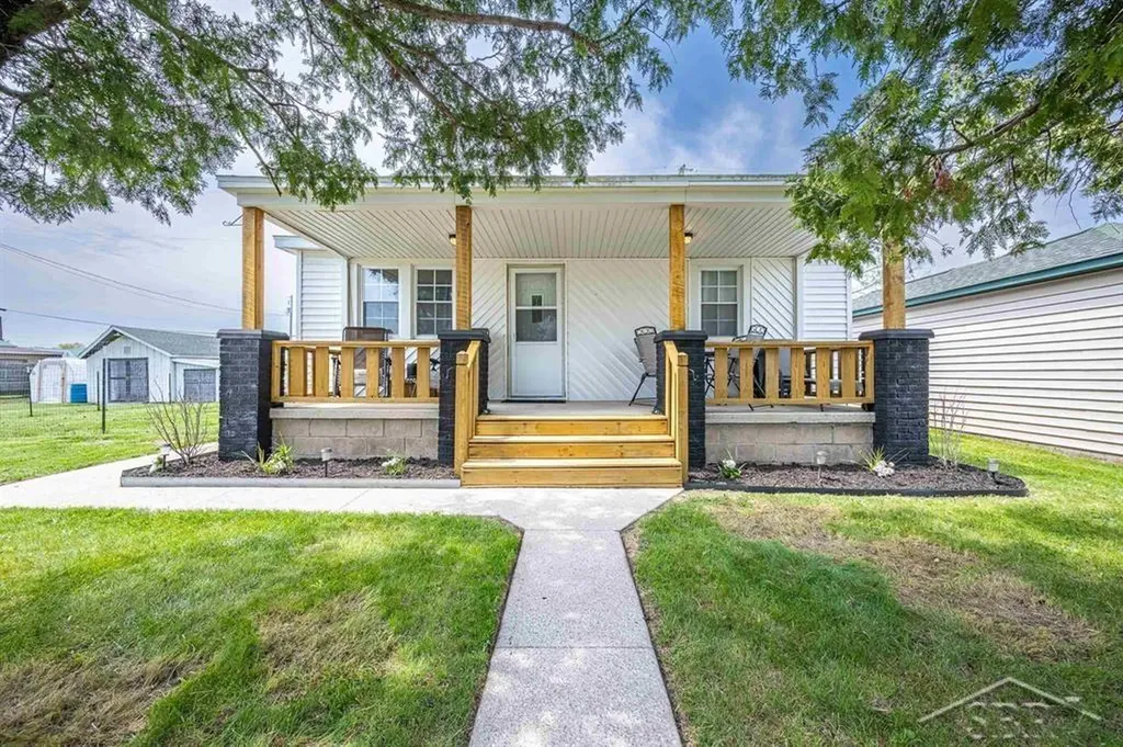 606 S Mercer Street Pinconning City MI 48650
