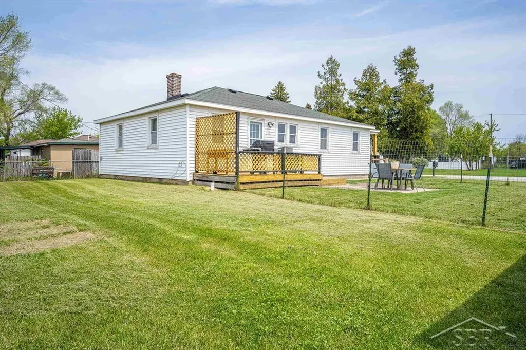 606 S Mercer Street Pinconning City MI 48650