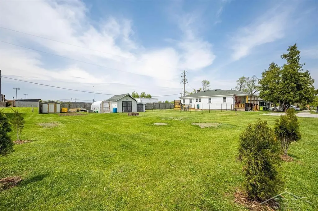 606 S Mercer Street Pinconning City MI 48650