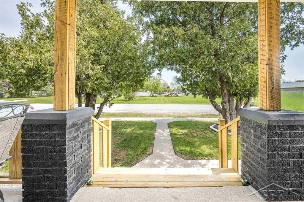 606 S Mercer Street Pinconning City MI 48650